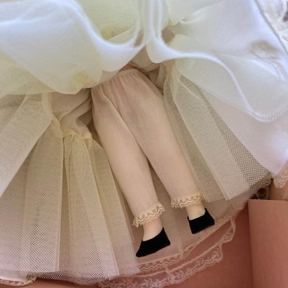 Madame Alexander Scarlett Gone with the Wind 14” - Picture 5 of 6